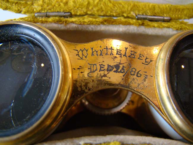 A fine pair of Presentation Opera Glasses dated 1886 with its' original velvet purse case — image 5